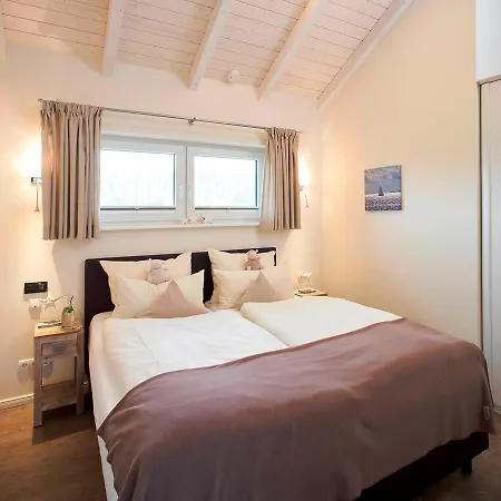 Holiday home Luxuswellnesshaus Seeigel