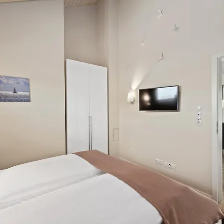 Luxuswellnesshaus Seeigel Holiday home Bliesdorf